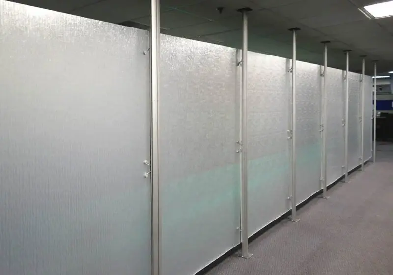 M3100 - Modular Partitioning With Textured Glass